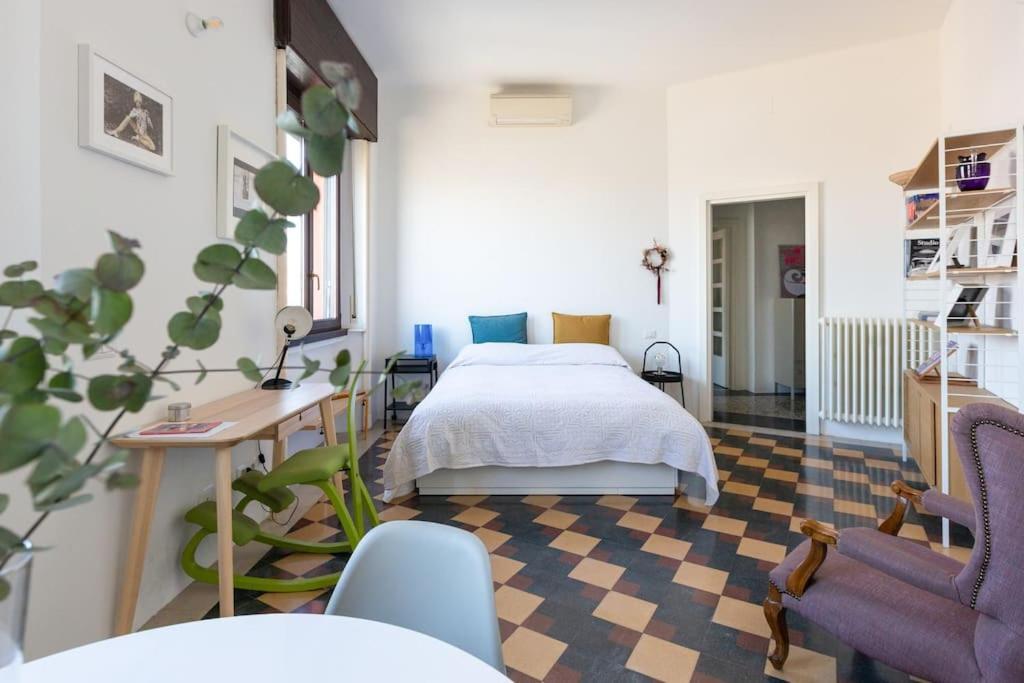 Big Bright Cozy Studio Apartment In Nolo Near Mm1 Milan Extérieur photo